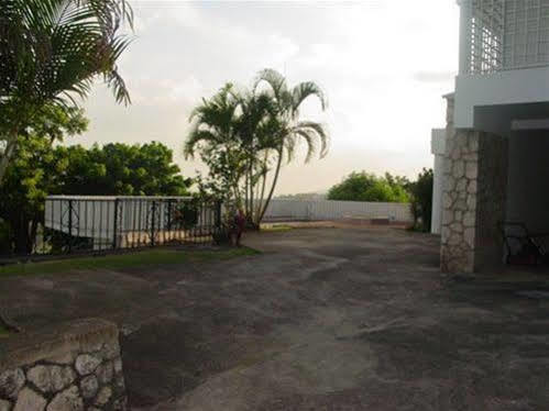 Hill Top Kingston Jamaica Bagian luar foto